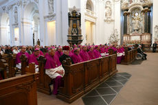 Abschlussvesper der Bischofskonferenz mit Austeilung des Bonifatiussegens (Foto: Karl-Franz Thiede)